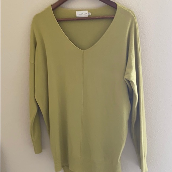 Dreamers Green Sweater - Picture 4 of 5